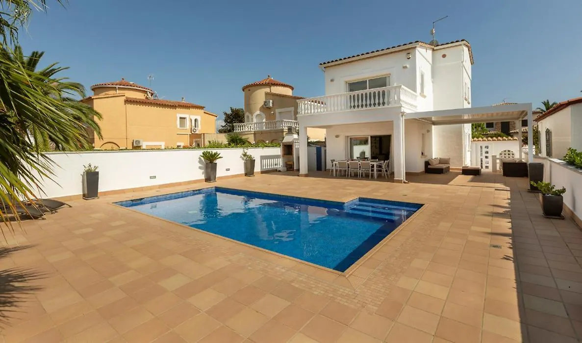 Villa 2024 Ebre 36B By Homeselectspain Empuriabrava